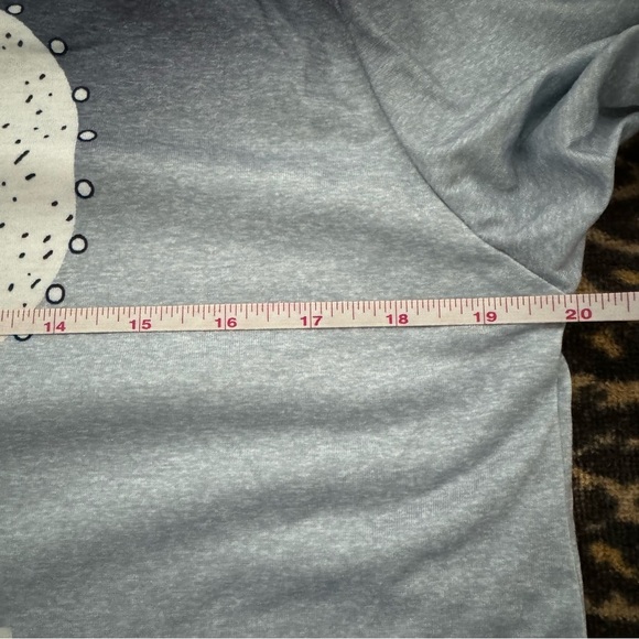 Grey Ombre Long Sleeve T-shirt Triple Heart Graphic - Size M - NWOT - Picture 5 of 5